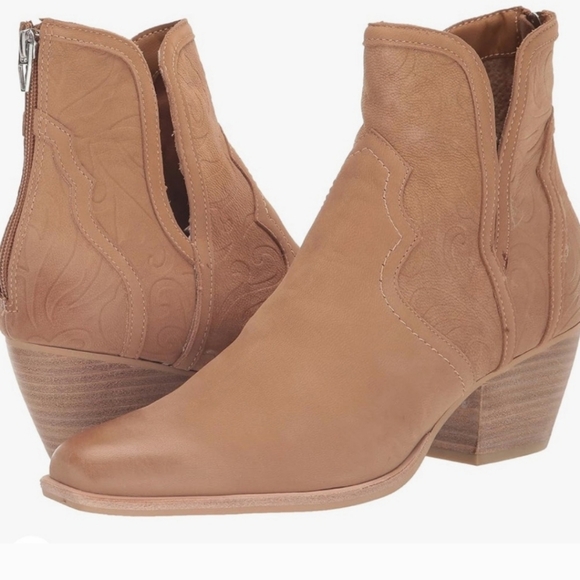 Dolce Vita Silvan Bootie - Picture 1 of 9